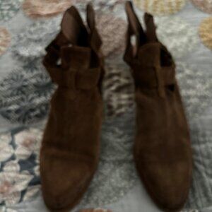 Garnett Hill Brown Suede Booties Sz 8.5/39